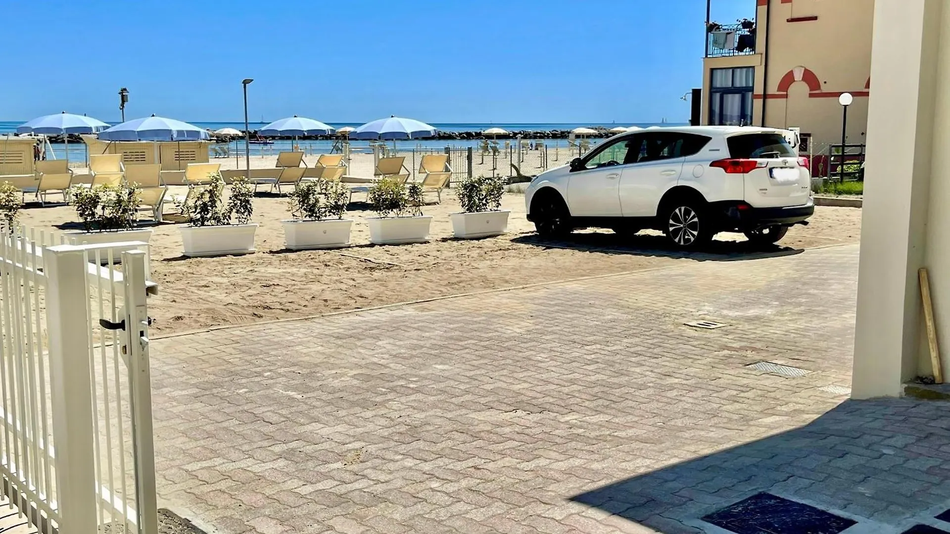 アパート Villabaci Sul Mare - Spiaggia Privata リミニ イタリア